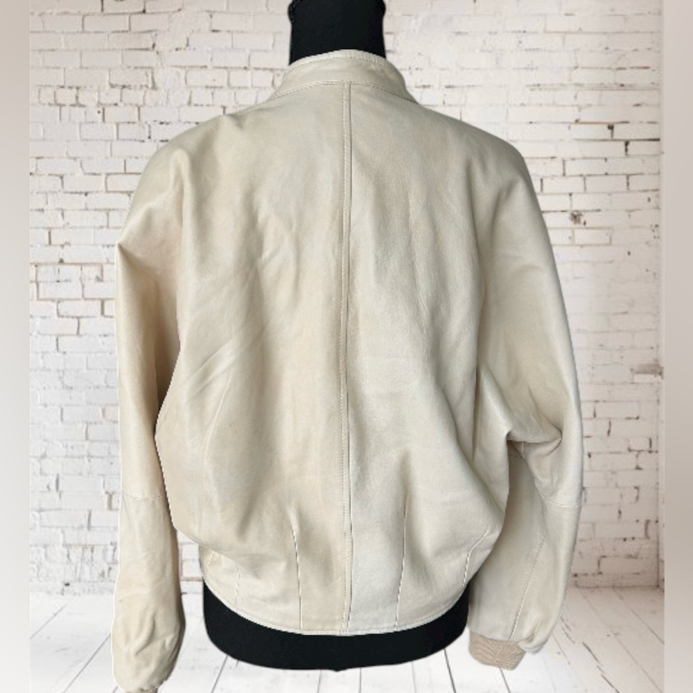 Rare Vintage Georgio Armani Designer Italian Leather Cream Jacket Sz 42 35 waist - Picture 3 of 17